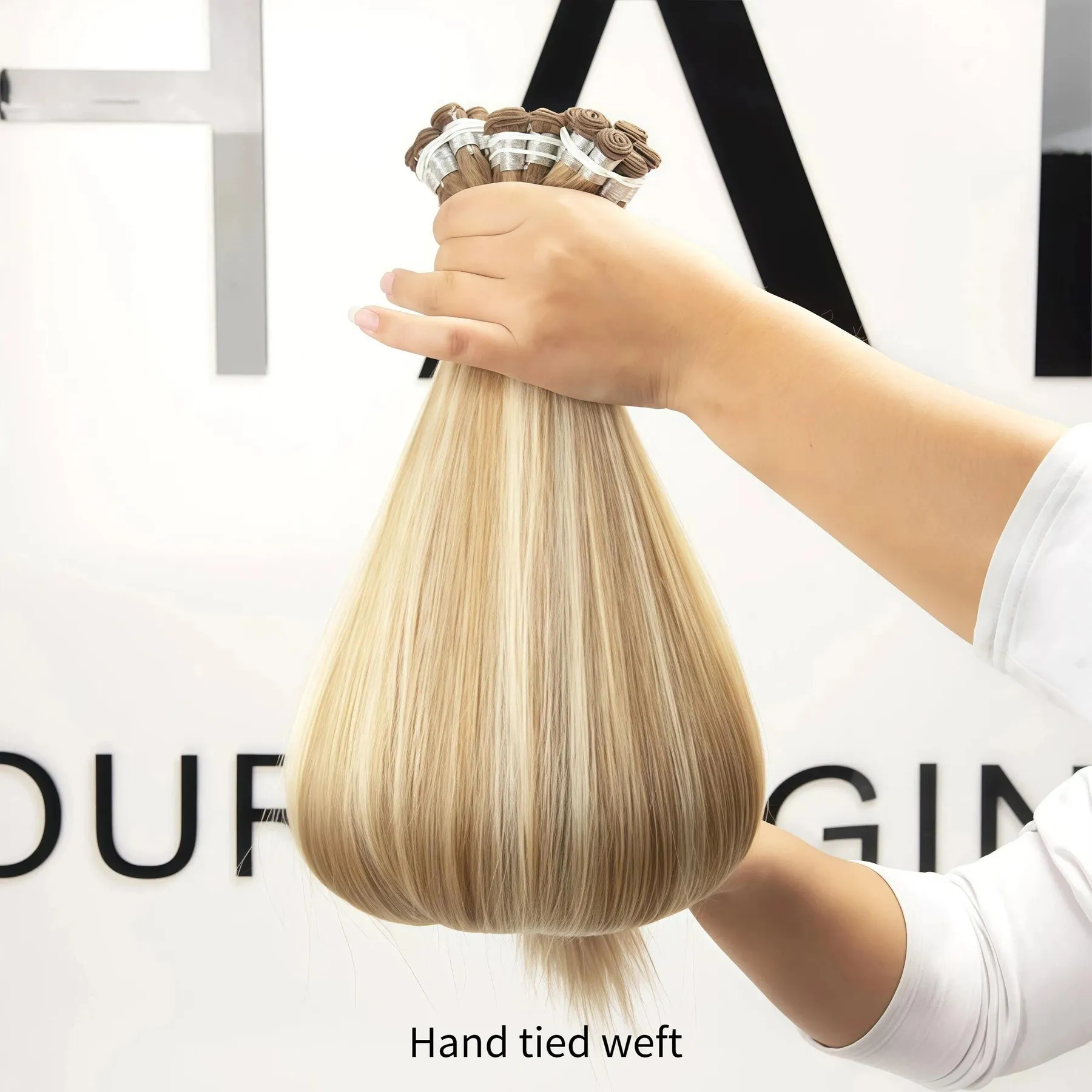 Hand-Tied Weft · Weft reference 037